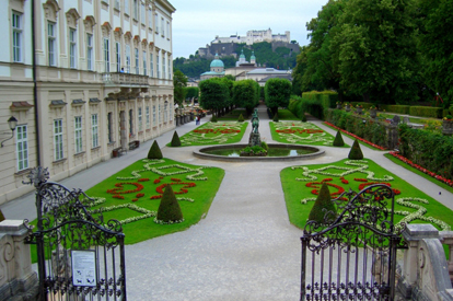 オーストリア　ザルツブルク　ミラベル庭園とホーエン・ザルツブルク城 | ロマンチックな海外デートプランをご紹介！ | 高級交際クラブTen Carat「10カラットコラム」