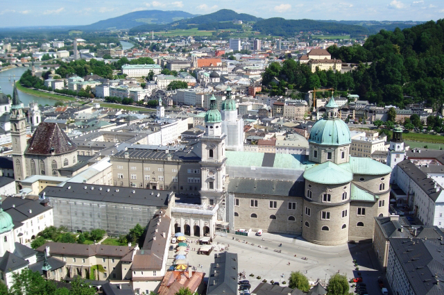 オーストリア　ザルツブルク　ホーエンザルツブルクからの眺望 | ロマンチックな海外デートプランをご紹介！ | 高級交際クラブTen Carat「10カラットコラム」
